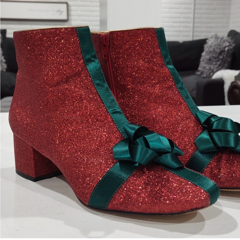 Katy Perry the Gifter bow boots